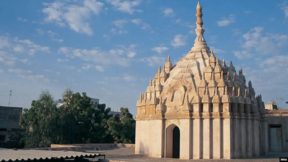 اندلاع حريق كبير في معبد للهندوس جنوب إيران (فيديو)