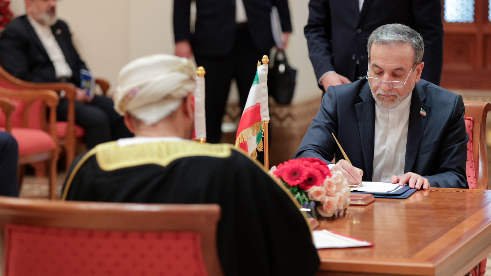 المفاوضات النووية.. هل تحتاج لغة التخاطب بين ويتكوف وعراقجي إلى "إنعاش"؟