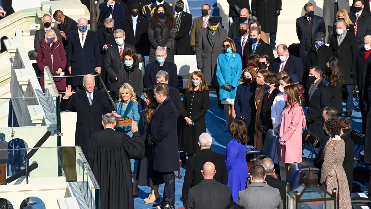 بايدن يؤدي القسم رئيسا للولايات المتحدة (فيديو)