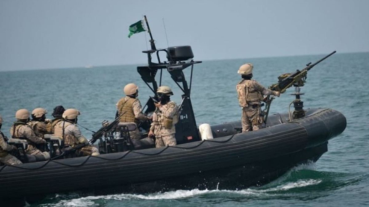 التحالف العربي في اليمن يدمر لغمًا بحريًا زرعته ميليشيات الحوثي جنوب البحر الأحمر