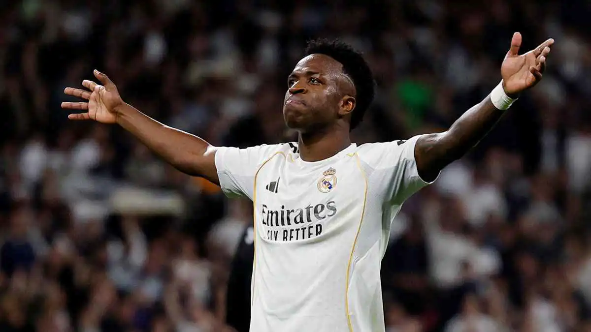 فينيسيوس يكشف آخر تطورات تجديد عقده