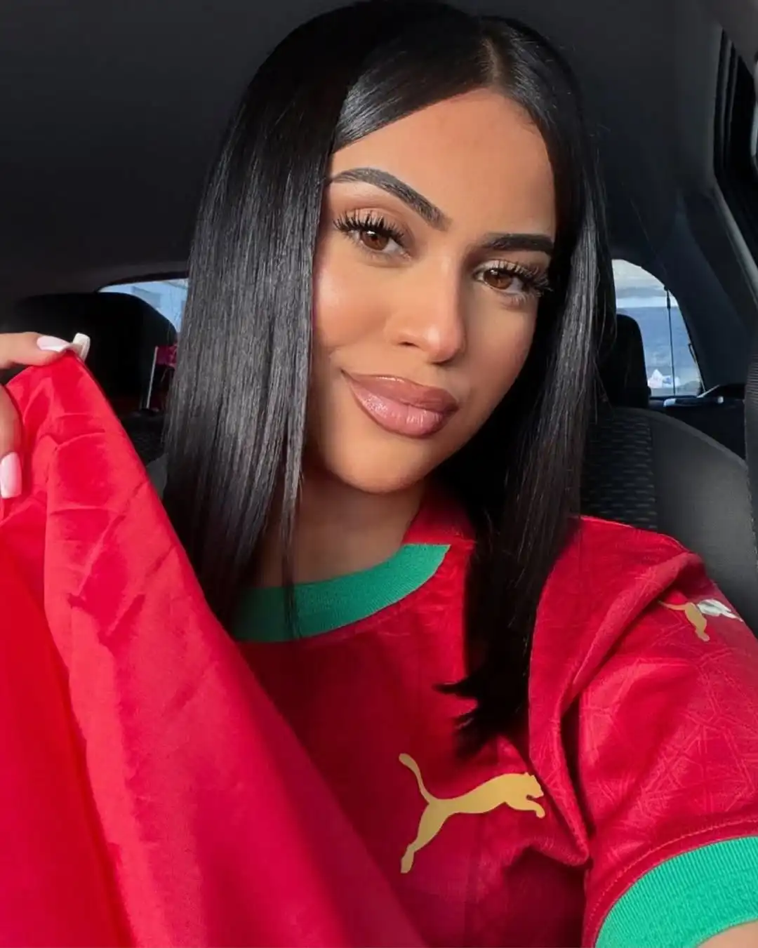 شيماء المسعد صديقة نائل العيناوي