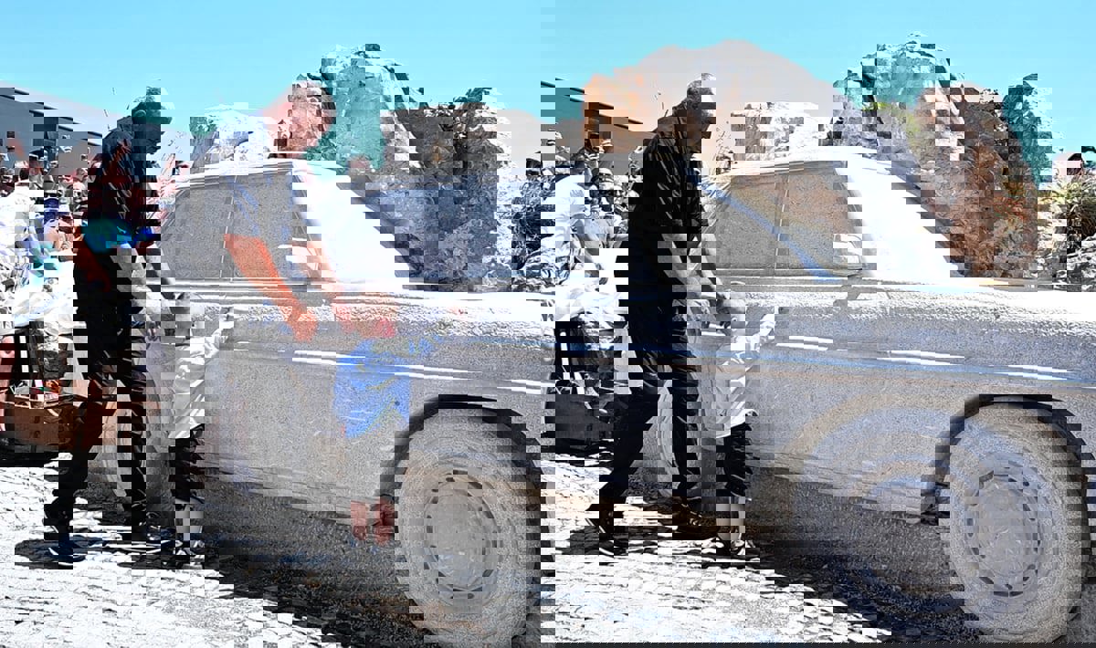 تكريما لآلاف العمّال.. بلدة كرواتية تشيّد مجسّمًا لسيارة مرسيدس (صور) 