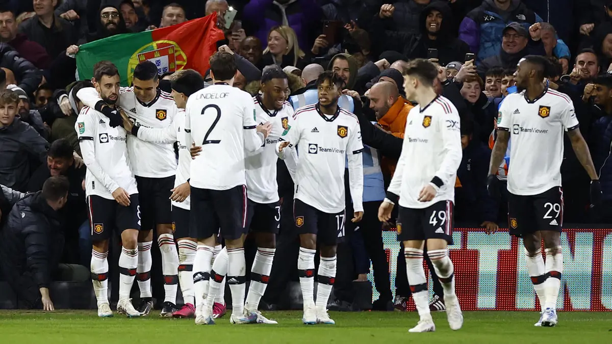 مانشستر يونايتد يضع قدمًا في نهائي كأس الرابطة الإنجليزية بالفوز على نوتنغهام بثلاثية