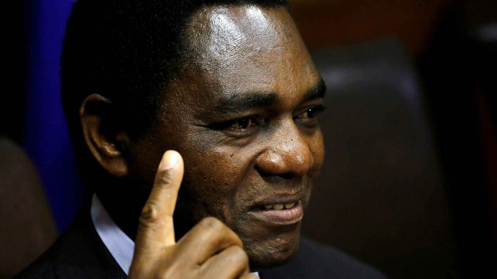 بالسحر..  اعتقال شخصين حاولا إيذاء رئيس زامبيا