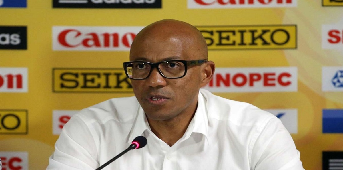 إيقاف الناميبي فرانكي فريدريكس عضو اللجنة الأولمبية الدولية عن ممارسة مهام منصبه