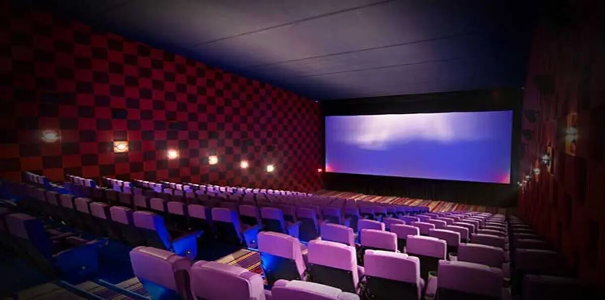 فرنسا.. صرخ "الله أكبر" في السينما ففر الجميع