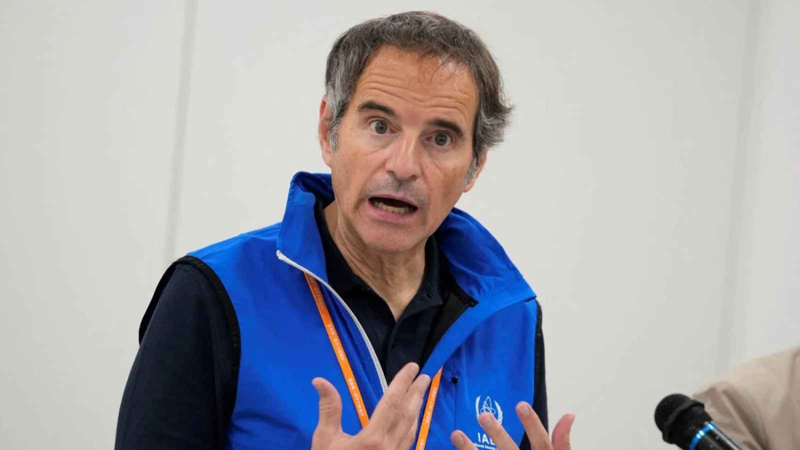 لتجنب صدام مع أمريكا.. إيران تفتح أبواب مفاعلاتها لغروسي