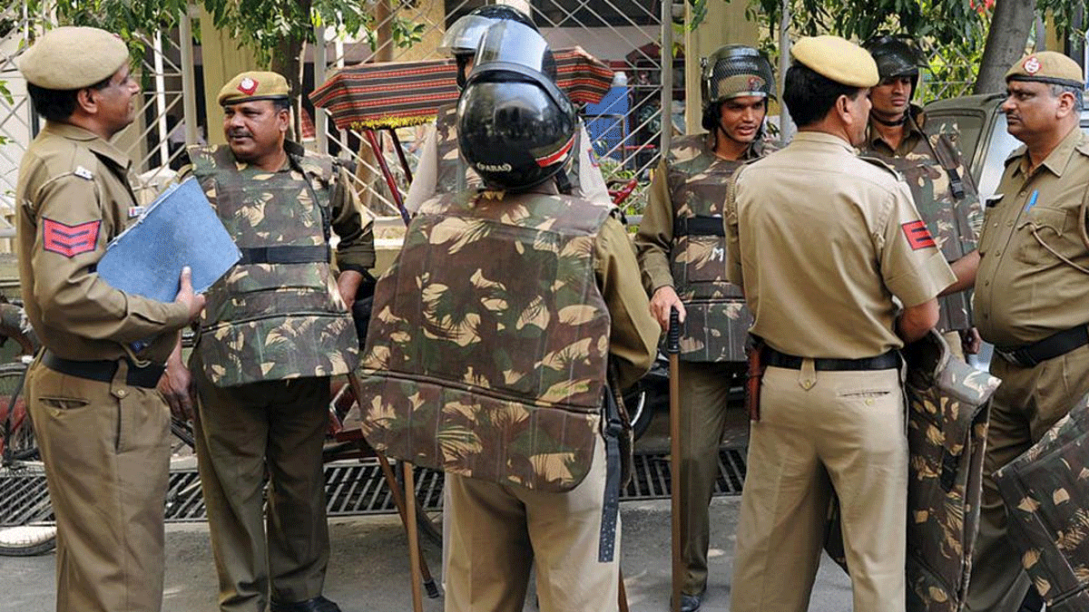 الشرطة الهندية تقتل بالرصاص 4 أشخاص متهمين باغتصاب وقتل طبيبة بيطرية