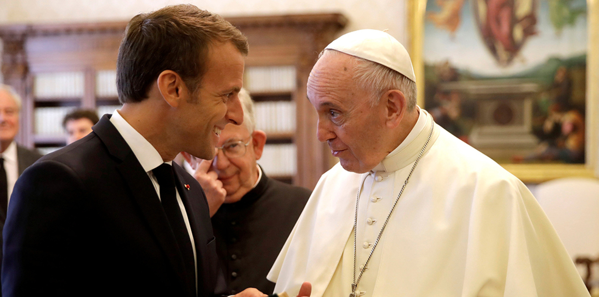 البابا فرنسيس يستقبل ماكرون للمرة الأولى والهجرة تتصدر محادثاتهما