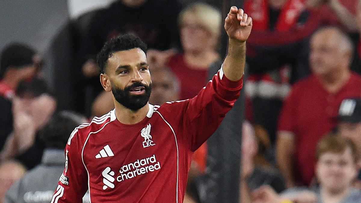 محمد صلاح يكتب التاريخ.. هدف خرافي برقم قياسي أسطوري (فيديو)