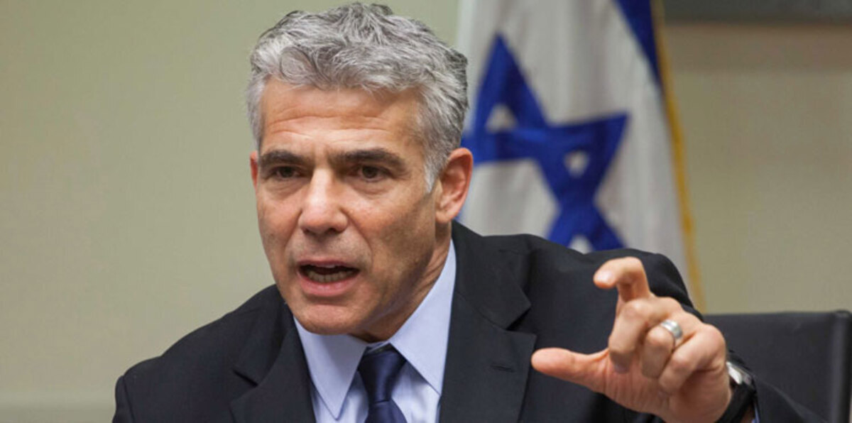 لابيد: أمريكا أتاحت لإيران تمويل حربها ضد إسرائيل