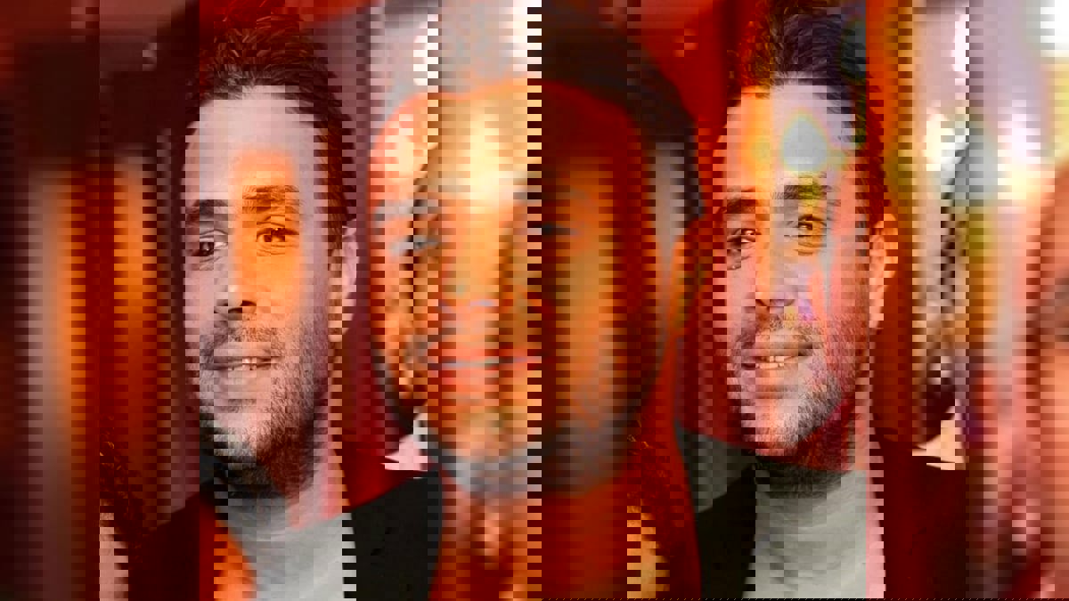 الفنان رامي صبري يناشد السيسي التدخل لوقف "الإساءات" بحق شقيقه المتوفى