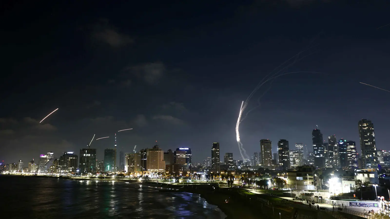 إعلام إيراني: هجمات إيرانية "عنيفة ومدمرة" على إسرائيل خلال ساعات