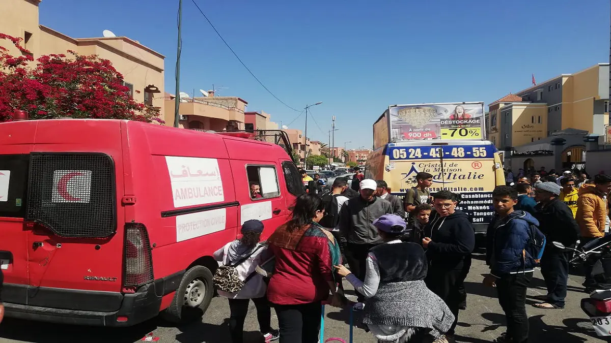 بالفيديو.. سائق متهور يدهس طلبة بطريقة مروعة في المغرب