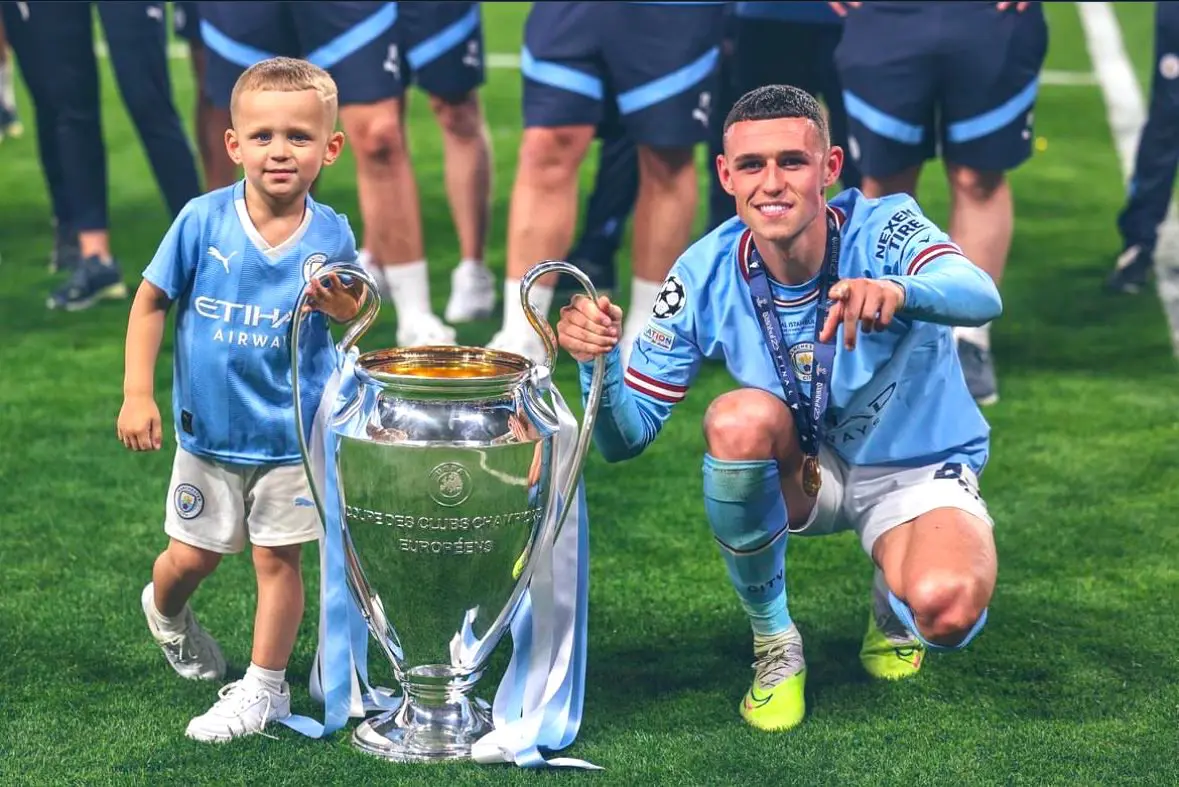 روني نجل فيل فودين يوقع عقدًا ضخمًا مع دار أزياء