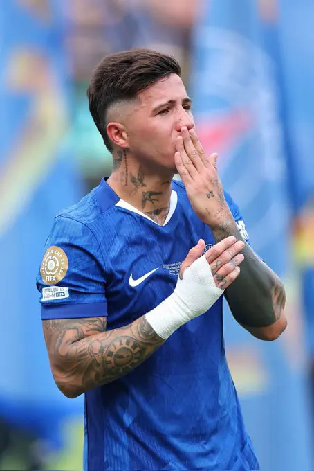 بكاء إنزو فرنانديز نجم تشيلسي