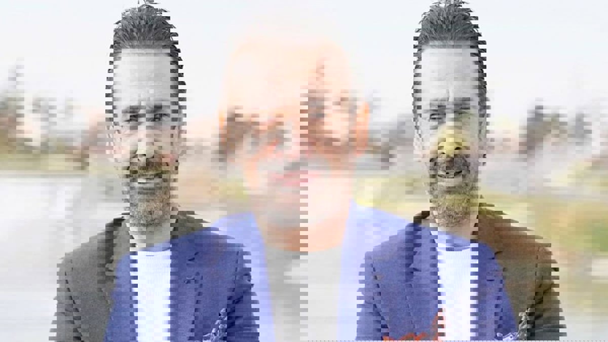 تفرغت لتربيته.. وفاة والدة الفنان كريم عبد العزيز 