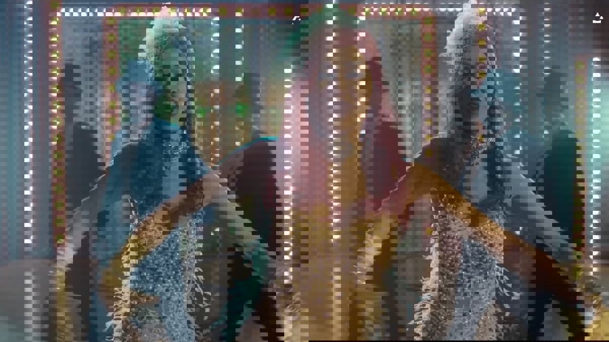 عرابة بيروت.. دراما الآلام المُبهرجة