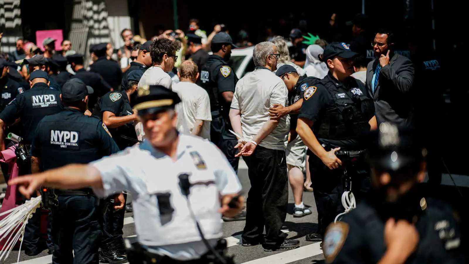 بالتزامن مع مقتل امرأة.. وفاة 4 مهاجرين في السجون الأمريكية خلال 10 أيام