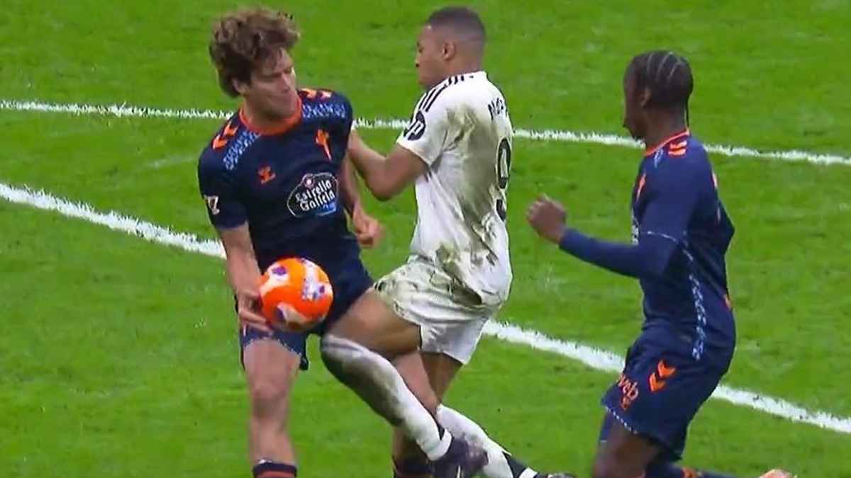 رغم كوارث المباراة.. تقييم مفاجئ لحكم مباراة ريال مدريد وسيلتا فيغو (صورة)