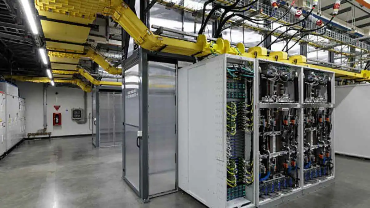 بسبب الطاقة والمياه.. مراكز بيانات الـAI تثير القلق البيئي