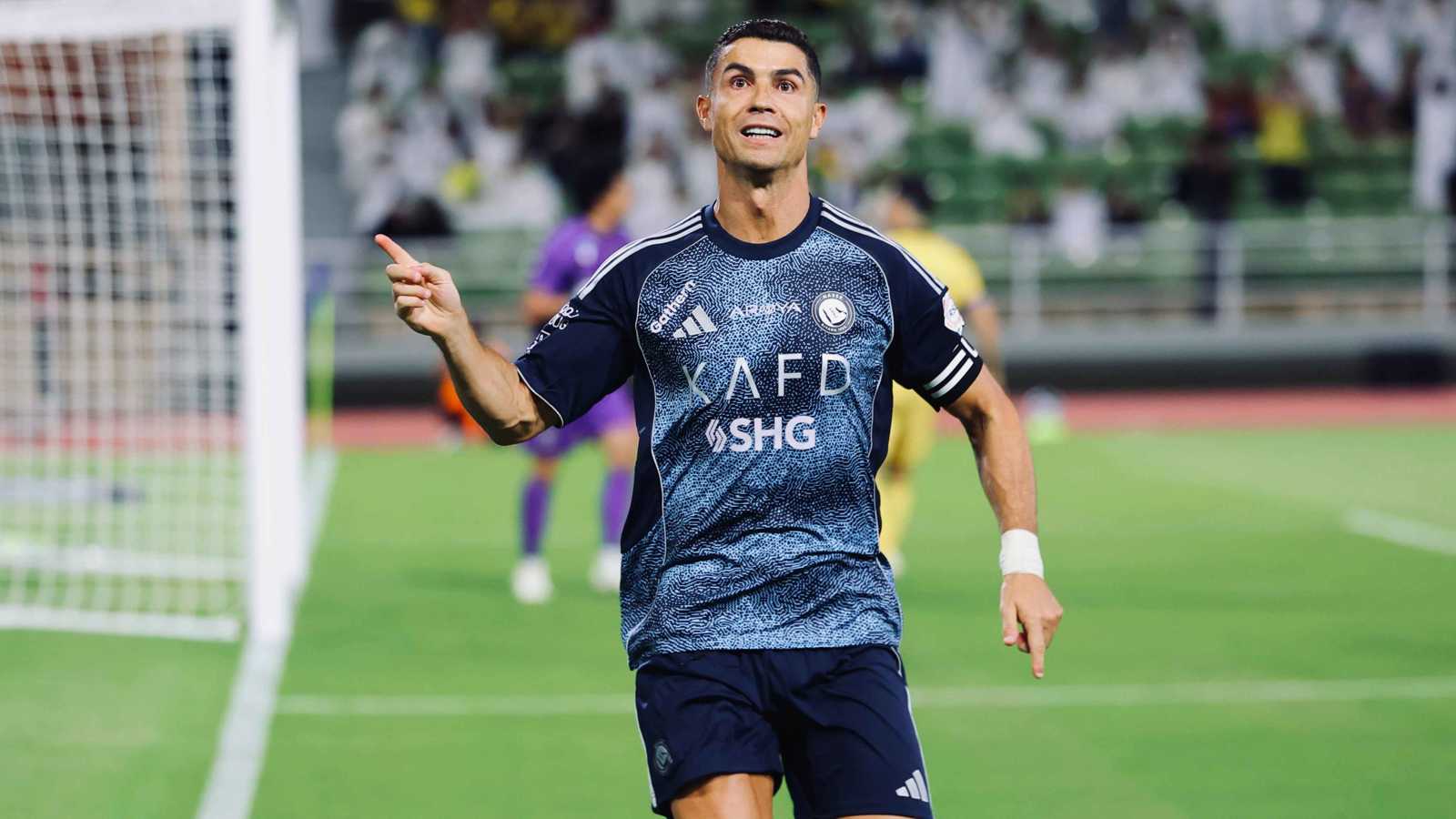 لو كان في الهلال كم بطولة سيحقق؟.. محمد نور يدافع بقوة عن رونالدو (فيديو)