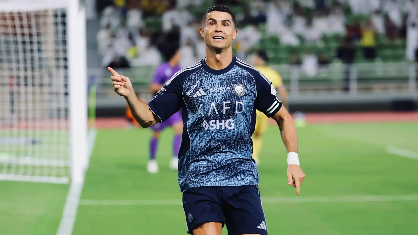 لو كان في الهلال كم بطولة سيحقق؟.. محمد نور يدافع بقوة عن رونالدو (فيديو)