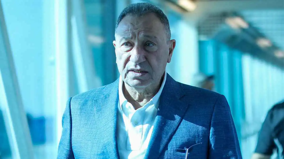 العلاقة الأغرب.. لماذا يرفض الخطيب رحيل نجم الأهلي "المنبوذ"؟