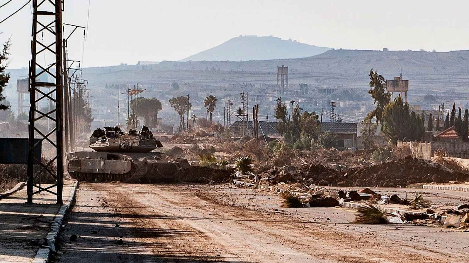 إسرائيل تعزز وجودها في الجنوب السوري بـ 13 قاعدة عسكرية