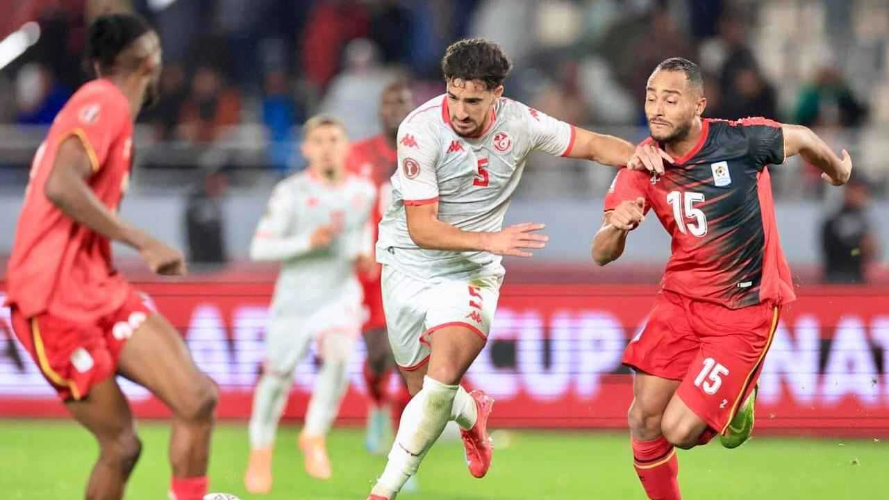 مفاجأة غير متوقعة.. مركز غريب لنجم الأهلي المصري في تشكيلة تونس ضد نيجيريا