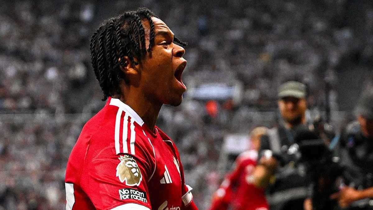 رقم صغير لا يصدق.. كم يبلغ راتب نغوموها مع ليفربول؟