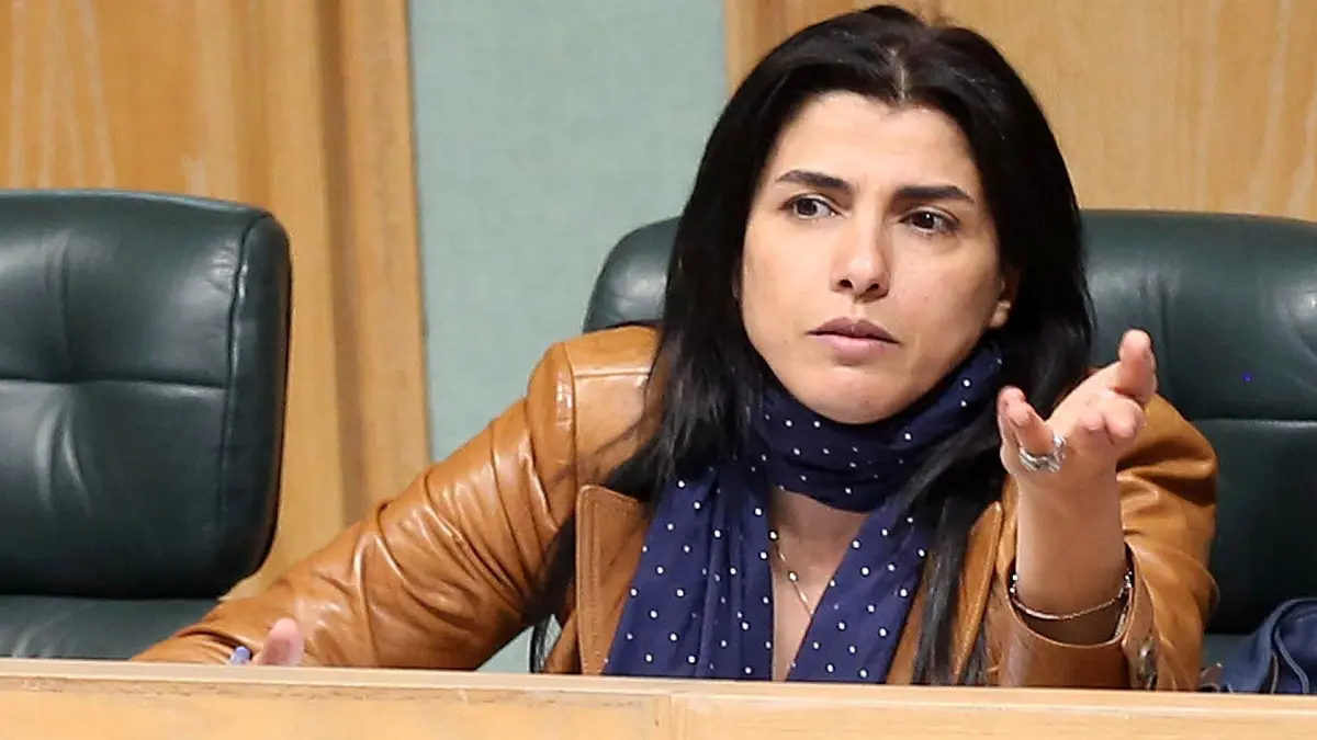 اعتقال هند الفايز يشعل الجدل في الأردن (فيديو)