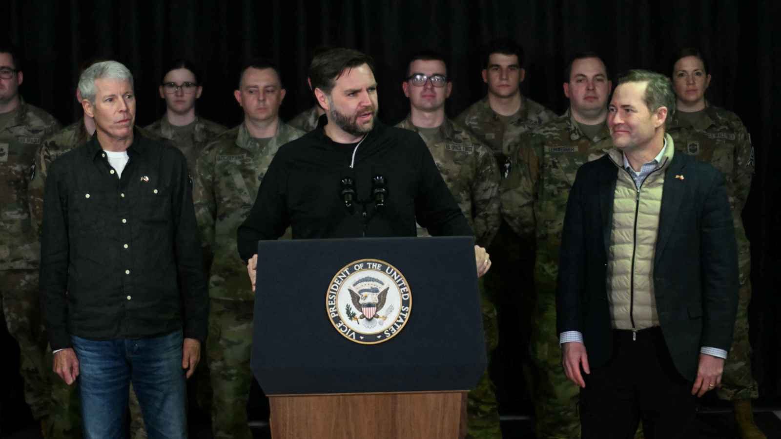 فانس ينتقد الدنمارك بسبب توغلات الصين وروسيا في غرينلاند