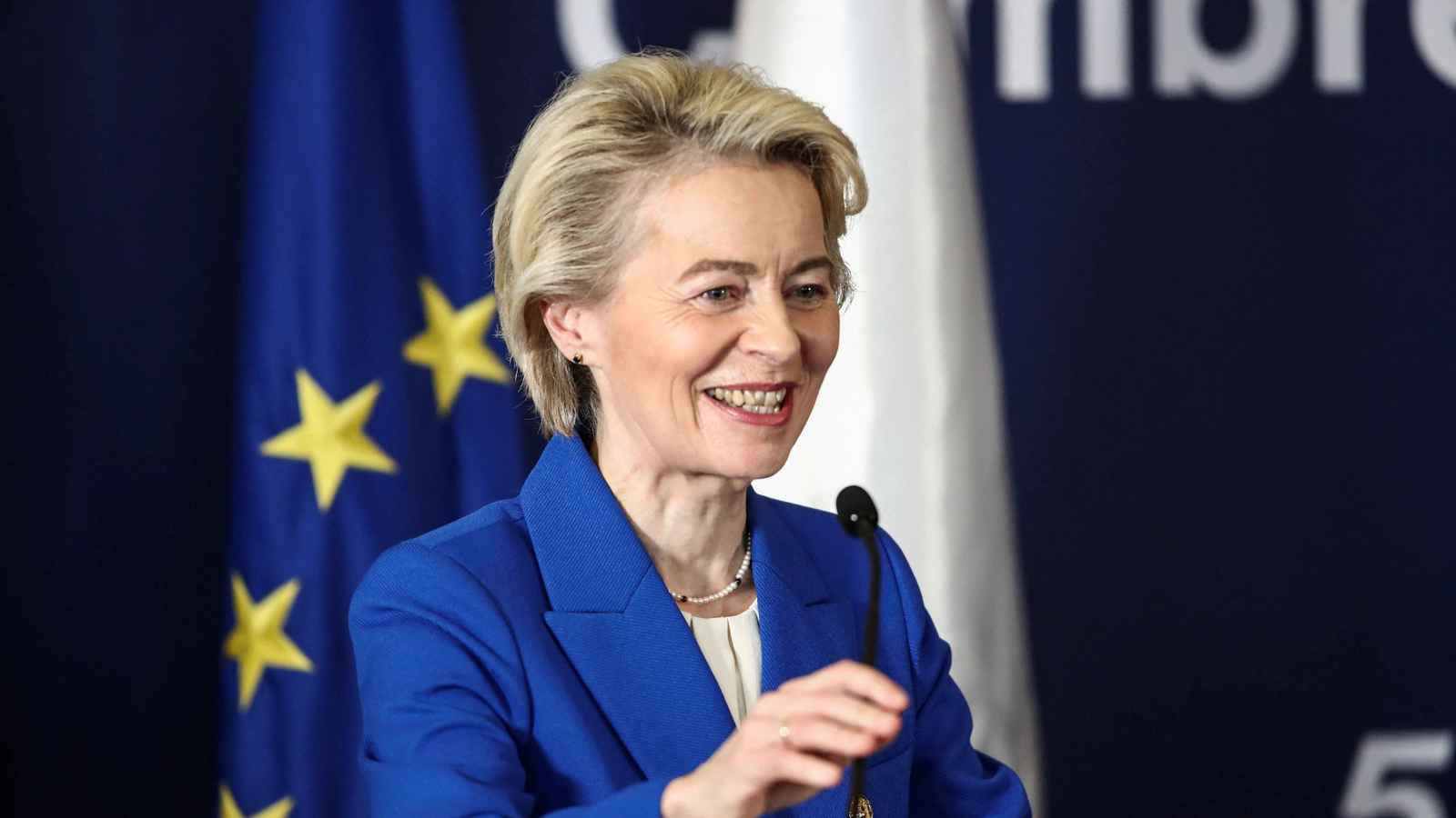 رئيسة المفوضية الأوروبية تلغي تنقلاتها بسبب التهاب رئوي حاد