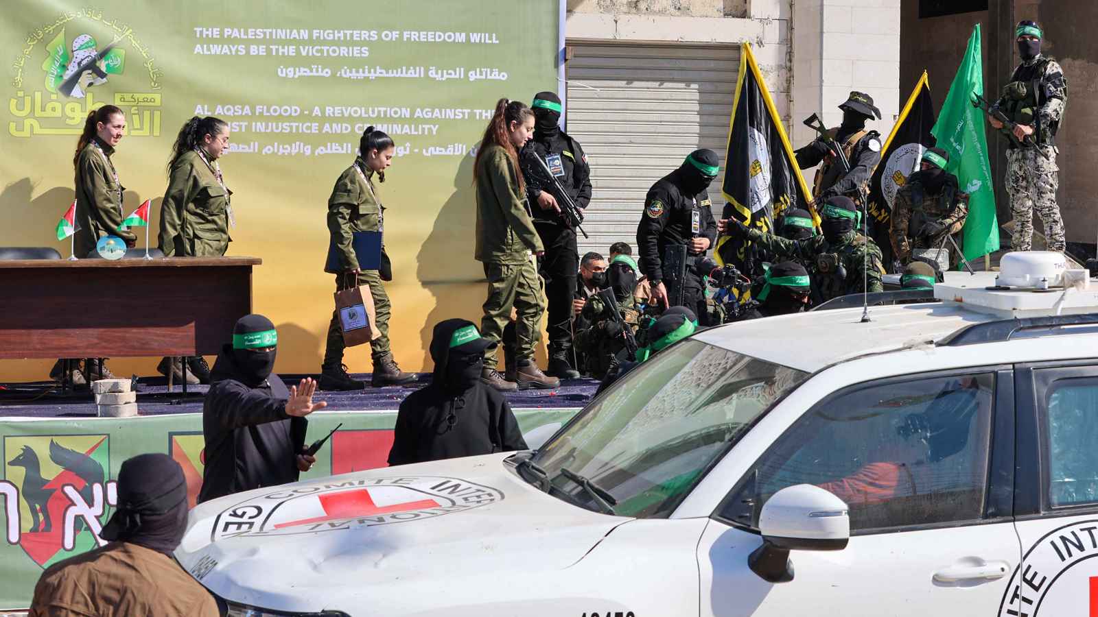 قضى 40 عامًا في المعتقلات.. صفقة التبادل تشمل أقدم أسير فلسطيني