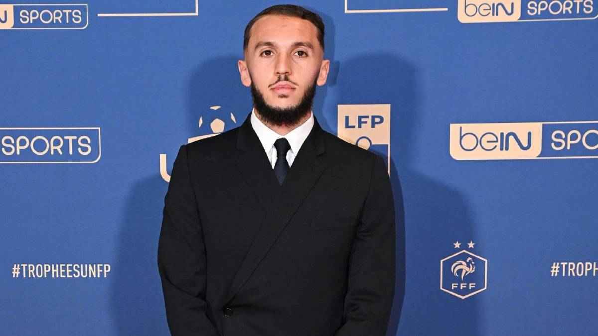 نجم منتخب الجزائر يحصد جائزة مهمة في الدوري الفرنسي (فيديو)