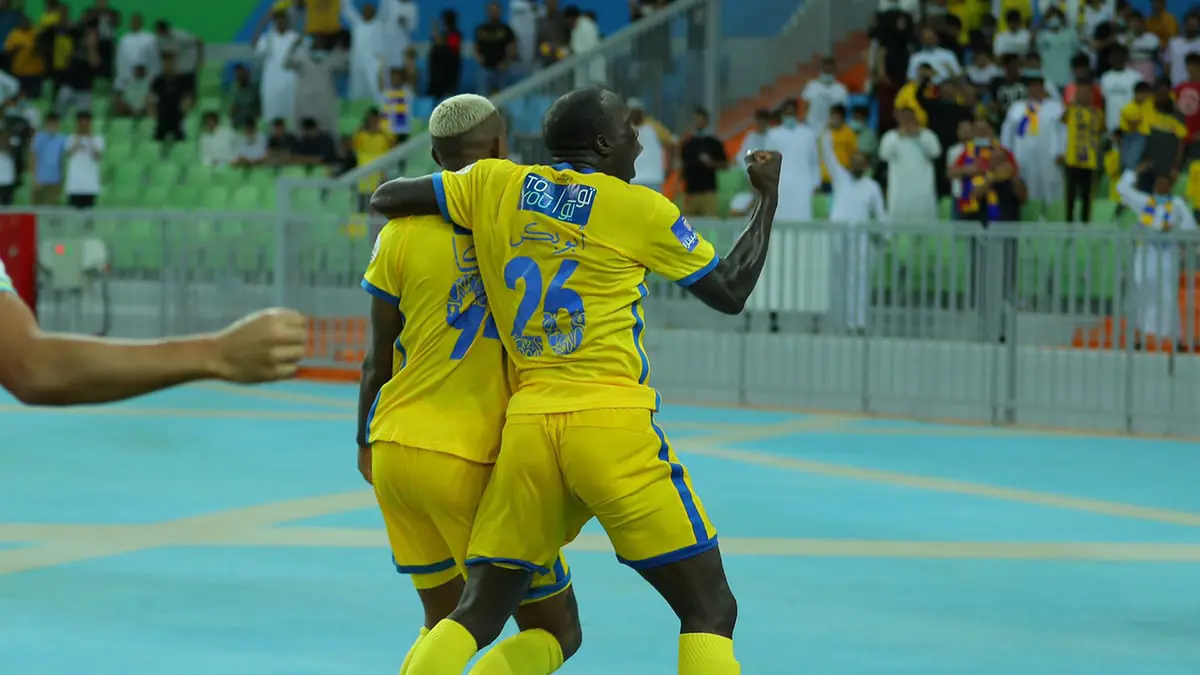 مباراة الأهلي والنصر.. فرحة وانفعال شديد من أبوبكر بعد هدف تاليسكا الثاني (فيديو)