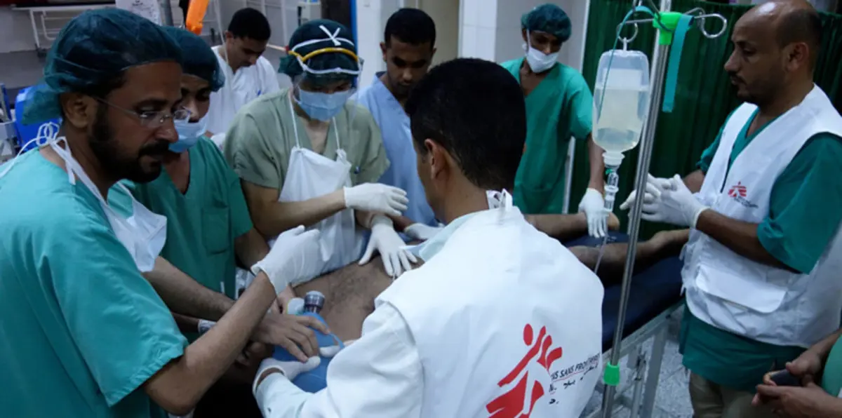 جريح من الجيش اليمني يثير حالة من الذعر في عدن (صورة)