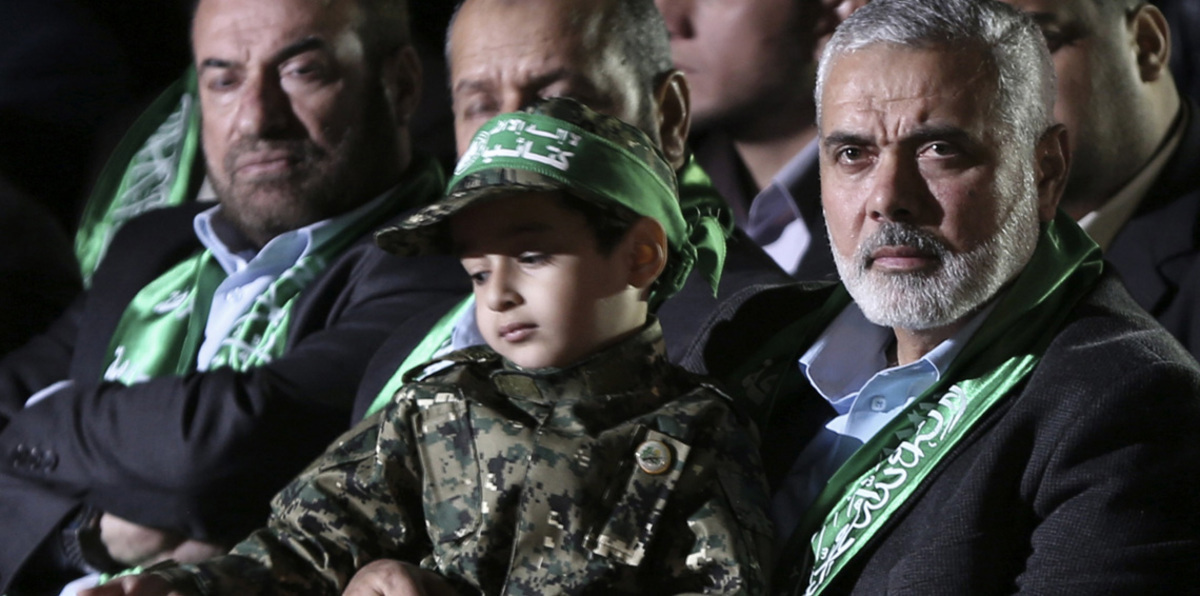 هل تقدم "حماس" على إحداث "فراغ" في غزة للضغط على عباس؟