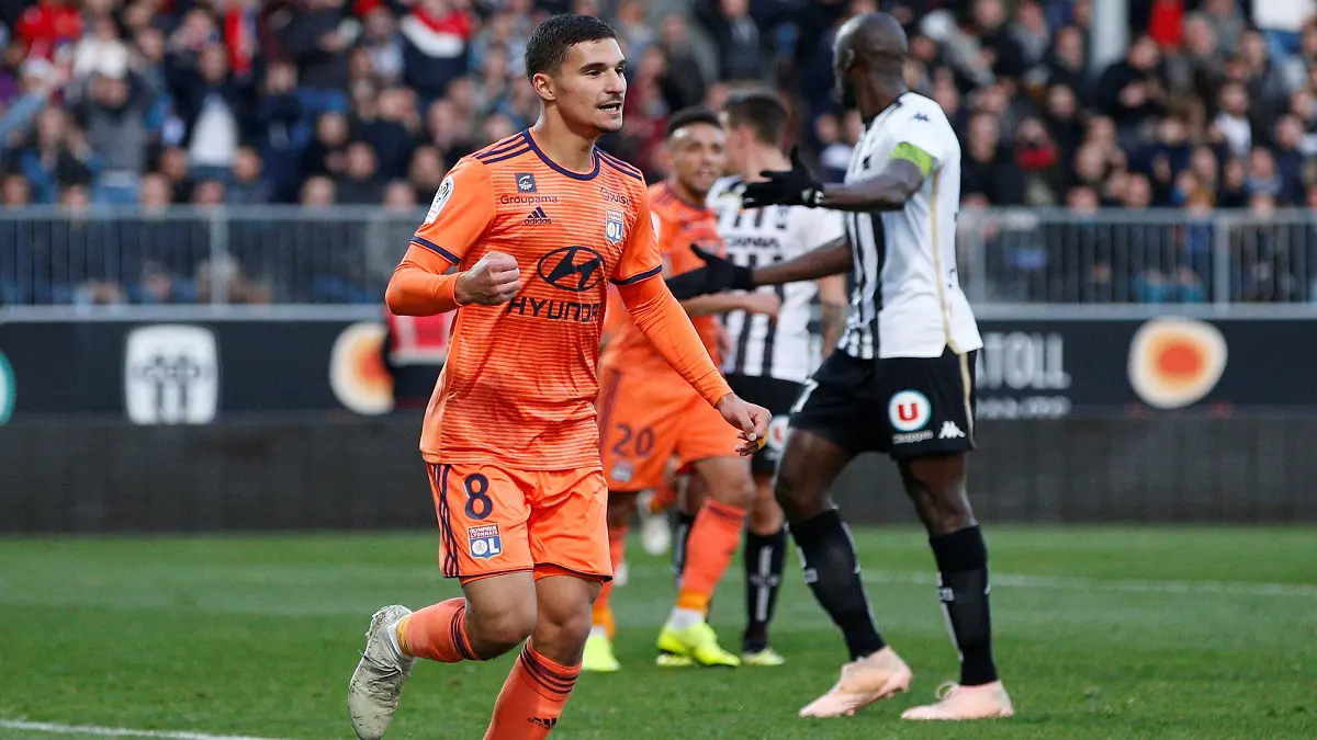 تشيلسي ينافس برشلونة وليفربول على حسام عوار