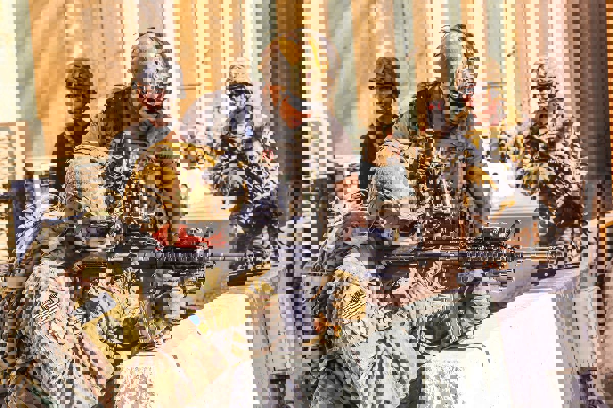 طائرة مسيّرة تستهدف قاعدة تضم قوات أمريكية في العراق 