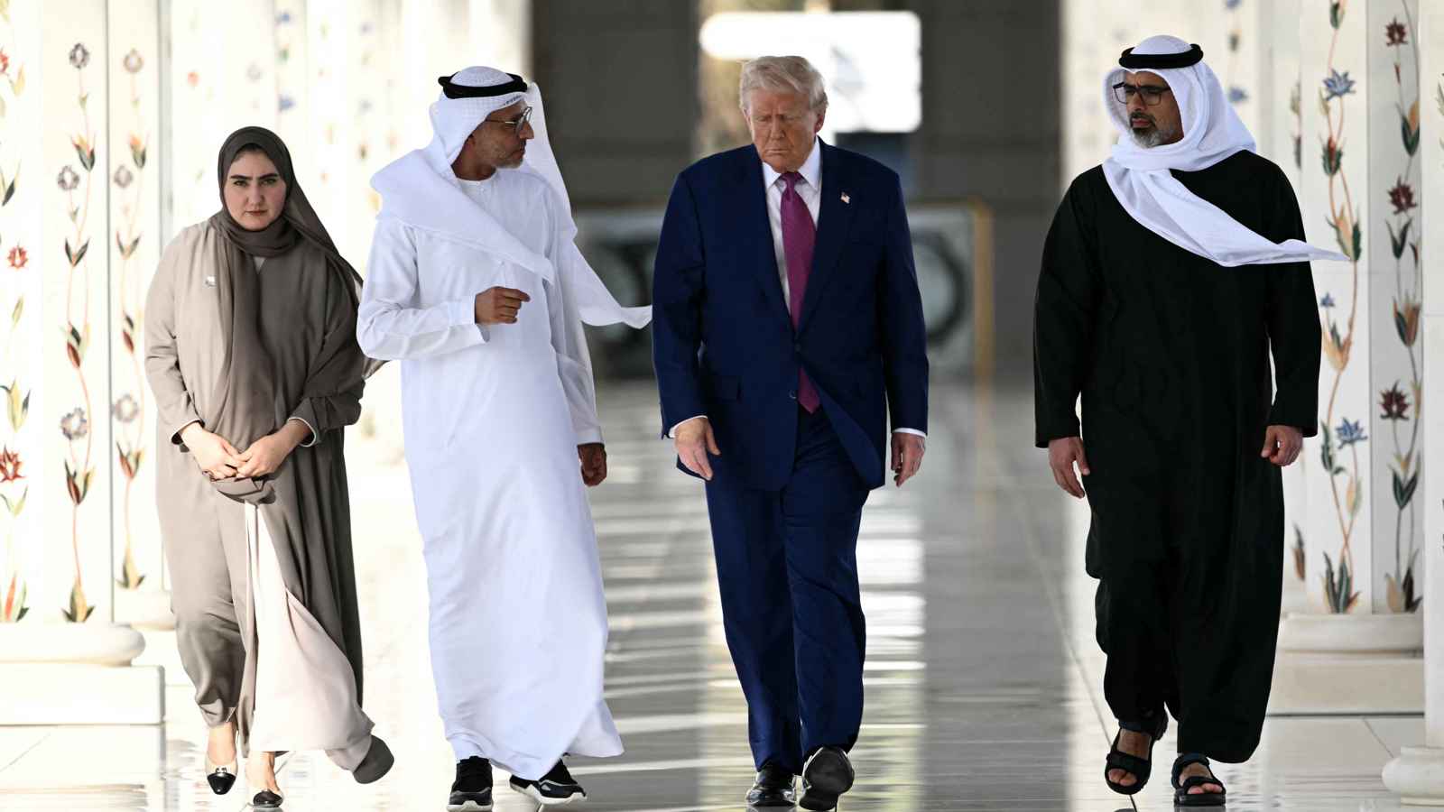 ترامب يزور مسجد الشيخ زايد في أبوظبي (فيديو وصور)