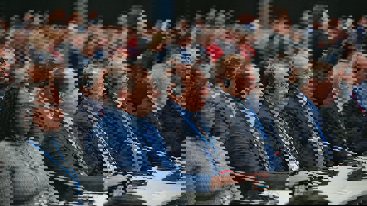 مشاركة نائب الرئيس اليمني في قمة المناخ تثير سخرية واسعة