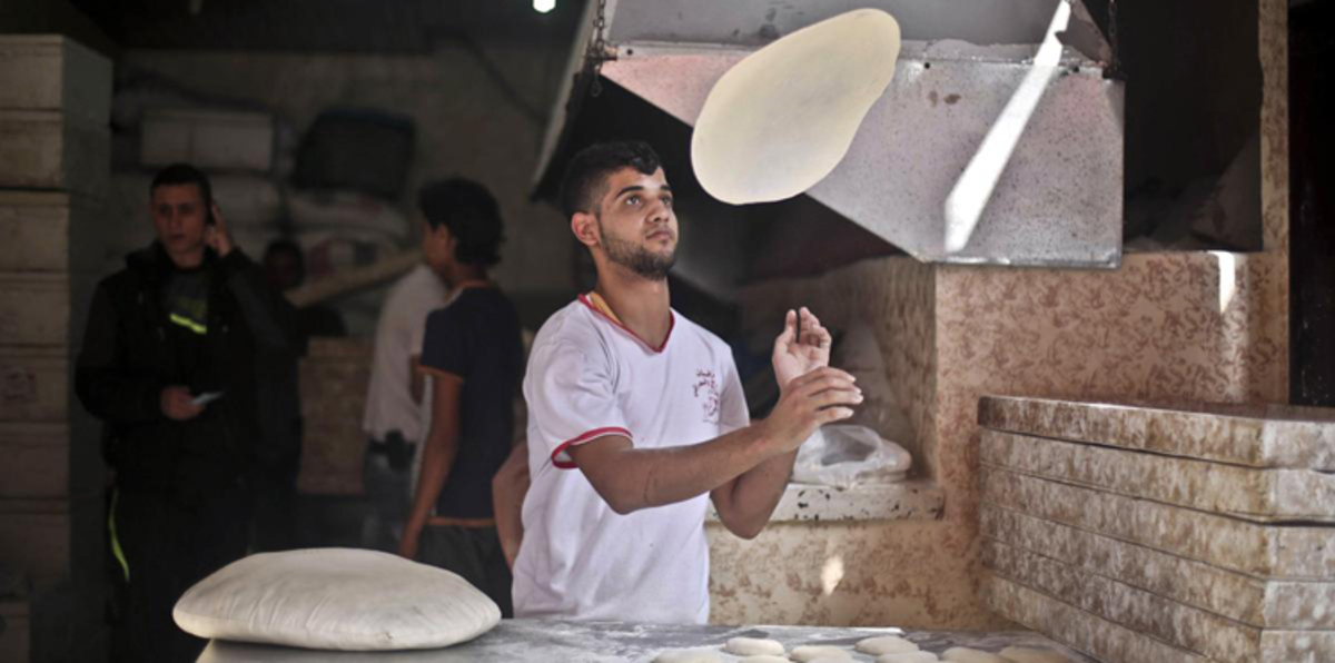 "الصاج" و"الطابون" يجسدان التراث الفلسطيني على موائد الغزيين