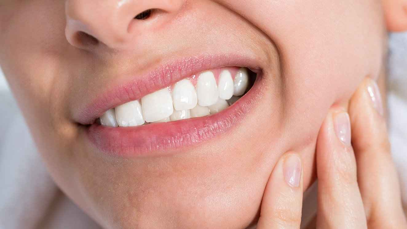 نفسية وعصبية.. تعرف على أبرز أسباب صرير الأسنان عند النوم