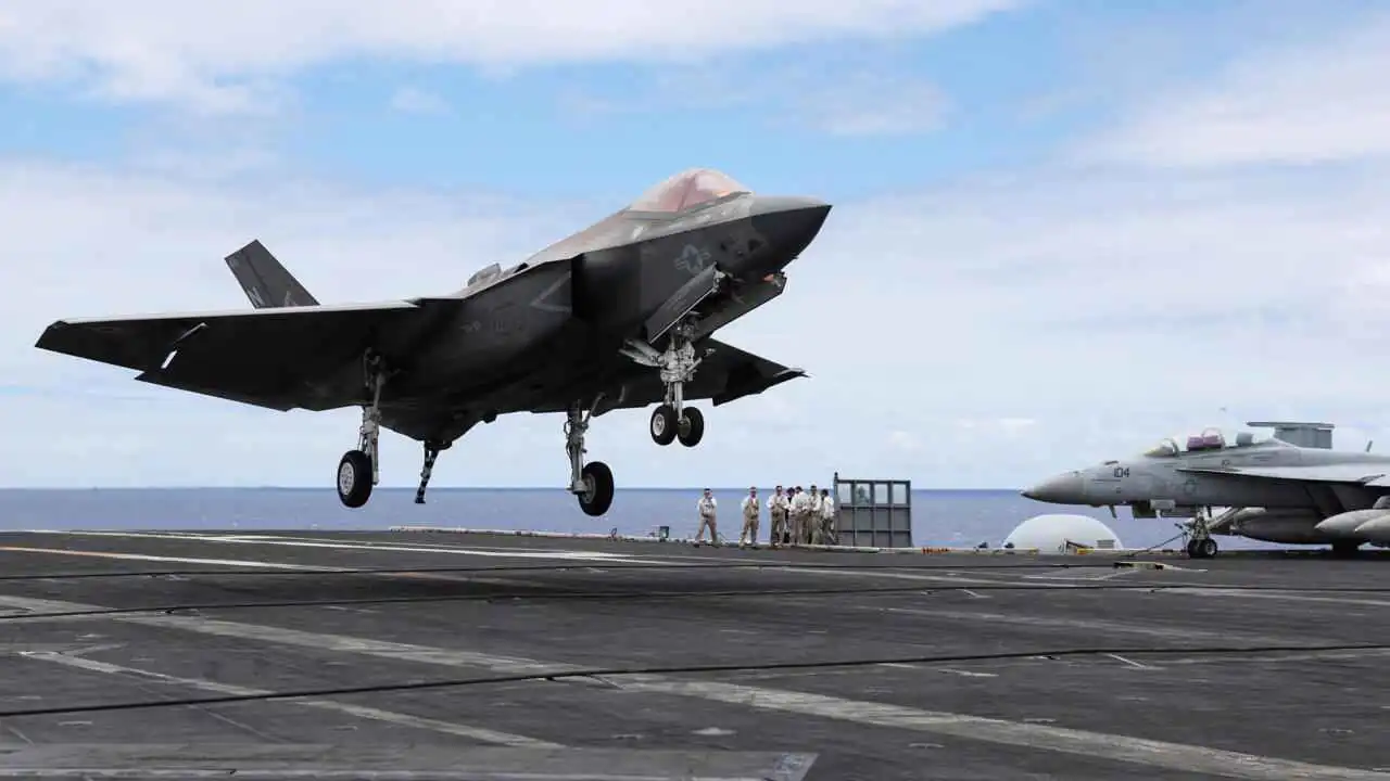 "بلومبرغ": واشنطن تخطط لزيادة أسطول مقاتلات F-35