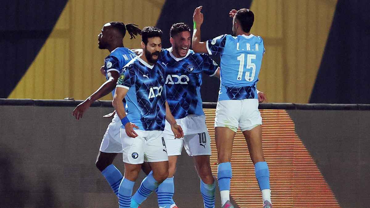 رمضان صبحي انتقم للأهلي.. أسطورة الزمالك يغني بعد تتويج بيراميدز (فيديو)