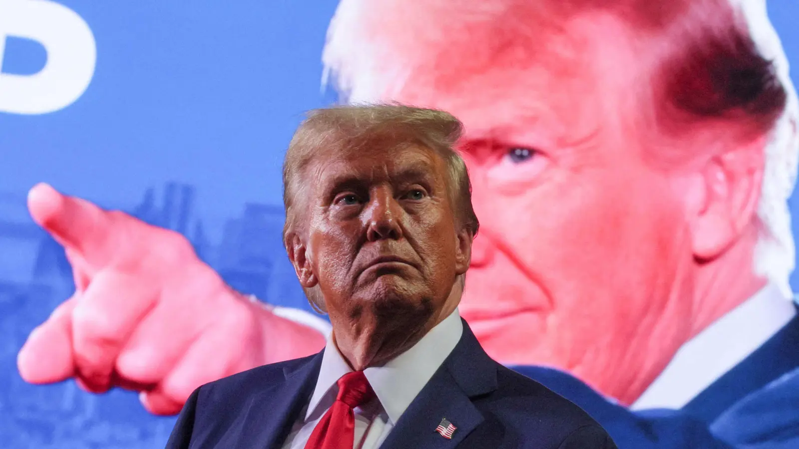 يوم ترامب الأول.. قرارات حازمة لـ"الديكتاتور المؤقت"