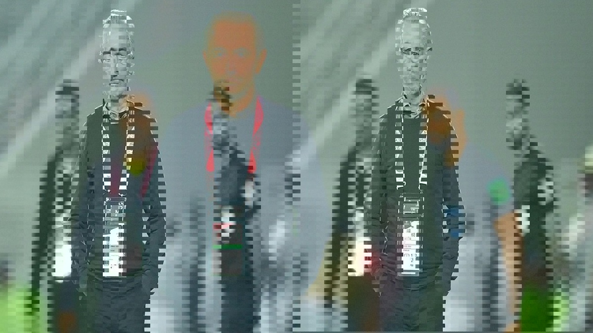 رسميًا.. إقالة فان مارفيك من تدريب منتخب الإمارات